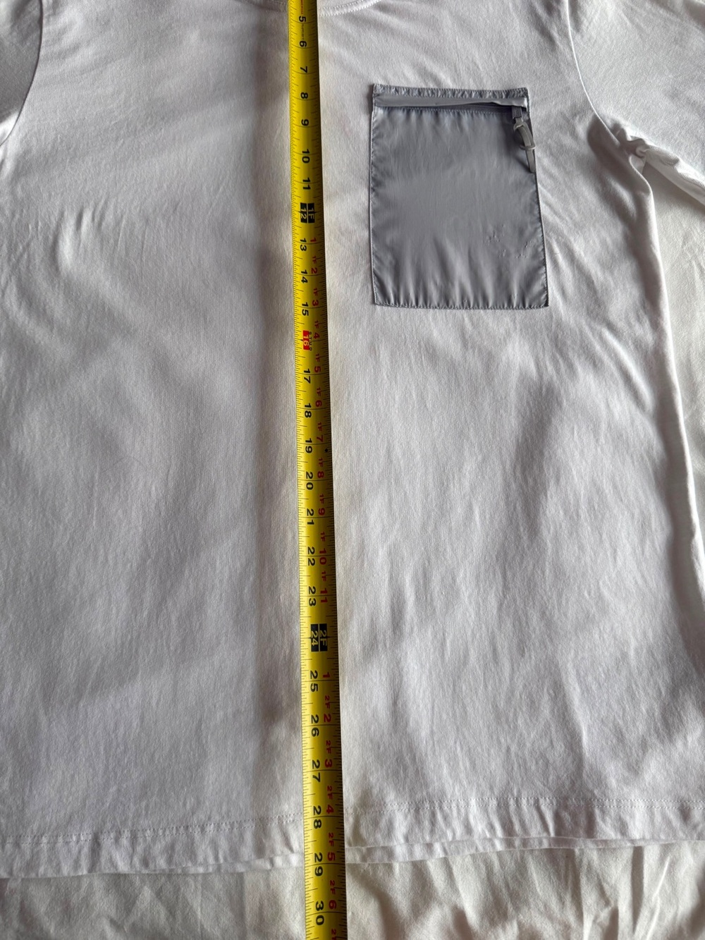 GUESS Originals White T-Shirt with Nylon Zip Pocket Size S - Picture 6 of 8